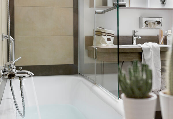 Junior Suite Bad mit Badewanne