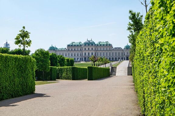 Schloss Belvedere im Park