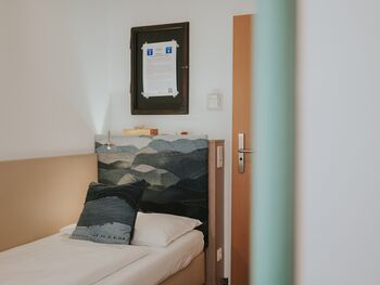 Bed in upcycling elements with topic SDG # 6 /  ©Franzi Schädel