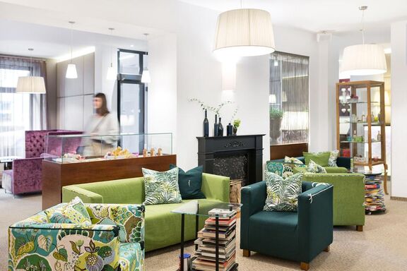 Lobby mit grüne Möbel